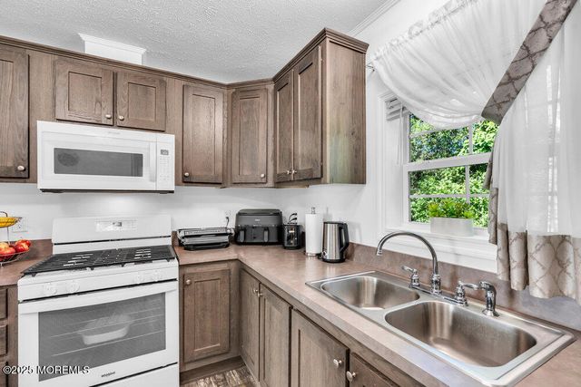 120 Circle Drive, Manchester, NJ 08759