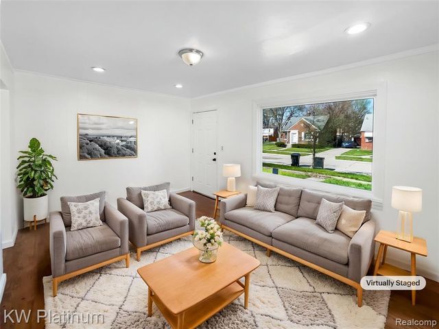 20612 Kingsville Street, Harper Woods, MI 48225