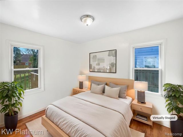 20612 Kingsville Street, Harper Woods, MI 48225