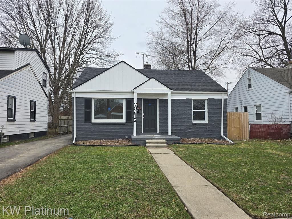 20612 Kingsville Street, Harper Woods, MI 48225