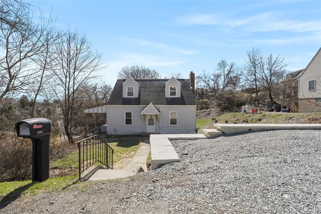 2123 Worton Blvd, West Mifflin, PA 15122