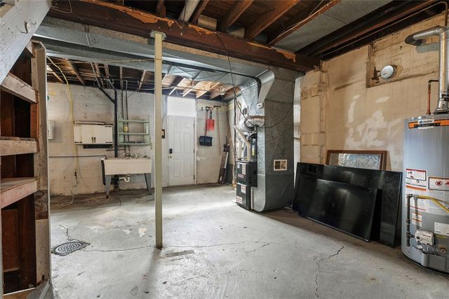 2123 Worton Blvd, West Mifflin, PA 15122