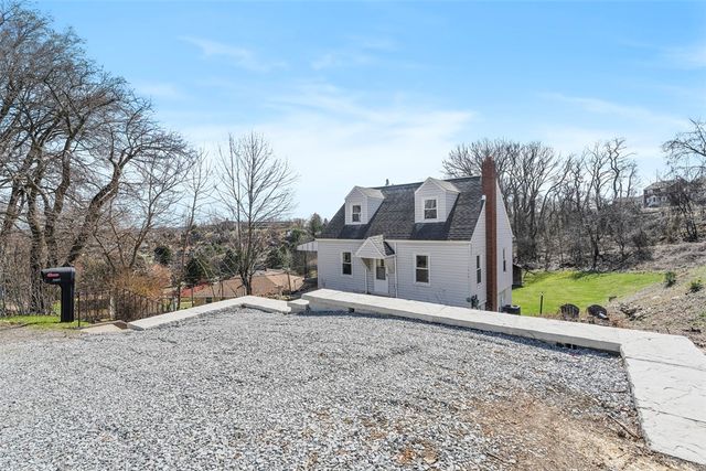 2123 Worton Blvd, West Mifflin, PA 15122