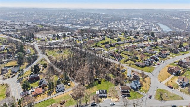 2123 Worton Blvd, West Mifflin, PA 15122