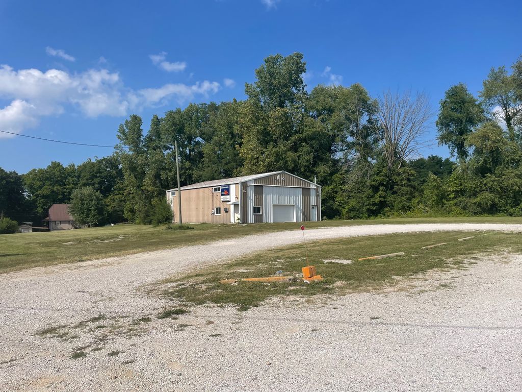 1651 E Us Highway 40