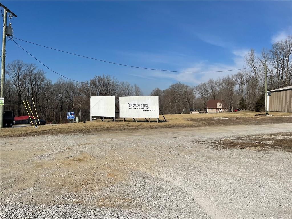 1651 E Us Highway 40