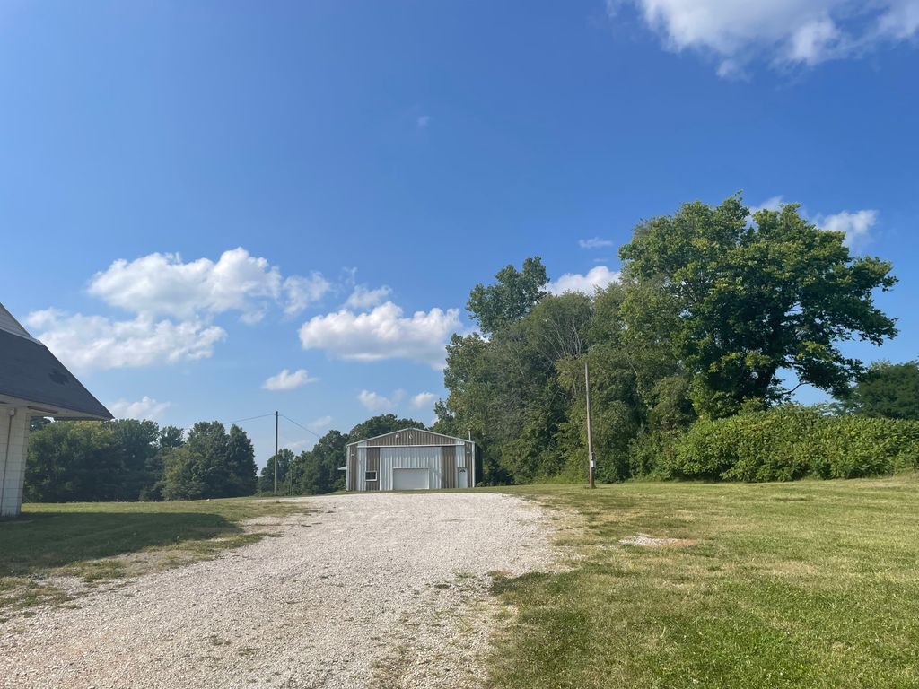 1651 E Us Highway 40
