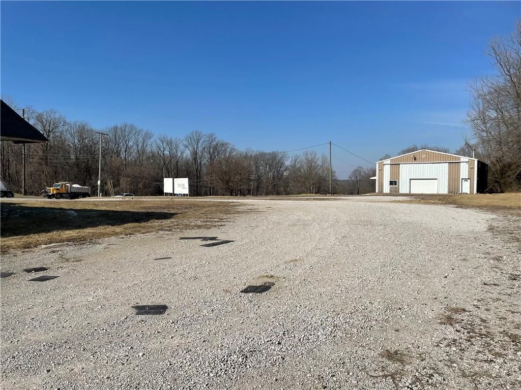 1651 E Us Highway 40