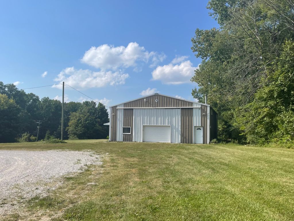 1651 E Us Highway 40