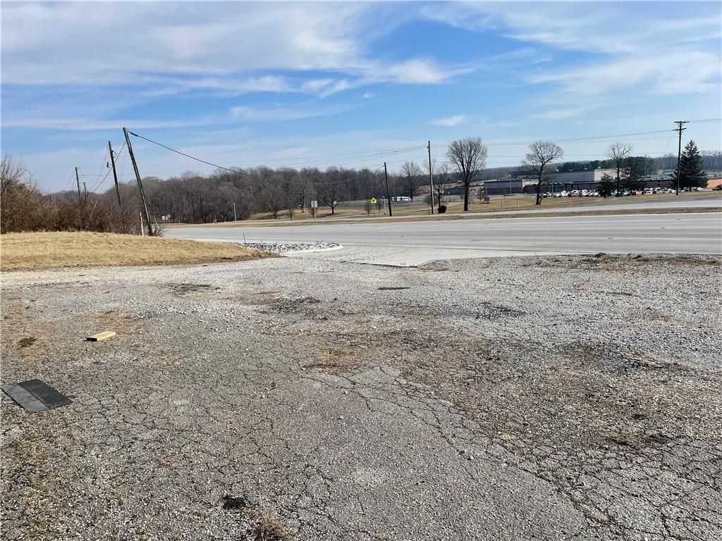 1651 E Us Highway 40