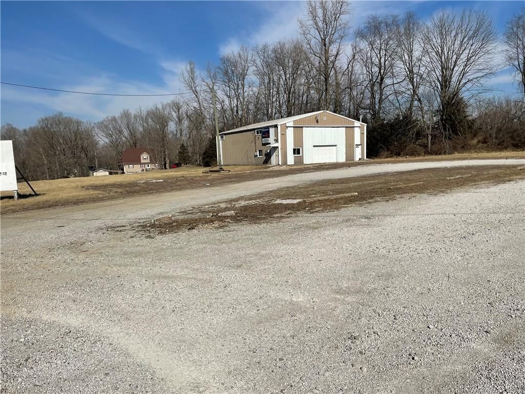 1651 E Us Highway 40