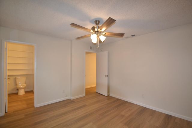 332 W Indianapolis Avenue, Clovis, CA 93612