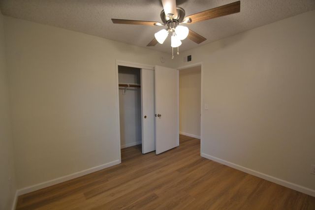 332 W Indianapolis Avenue, Clovis, CA 93612