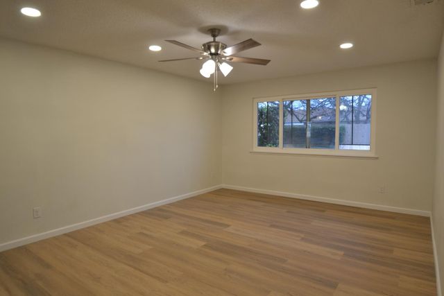 332 W Indianapolis Avenue, Clovis, CA 93612