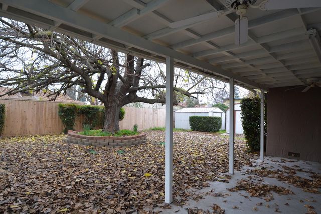 332 W Indianapolis Avenue, Clovis, CA 93612