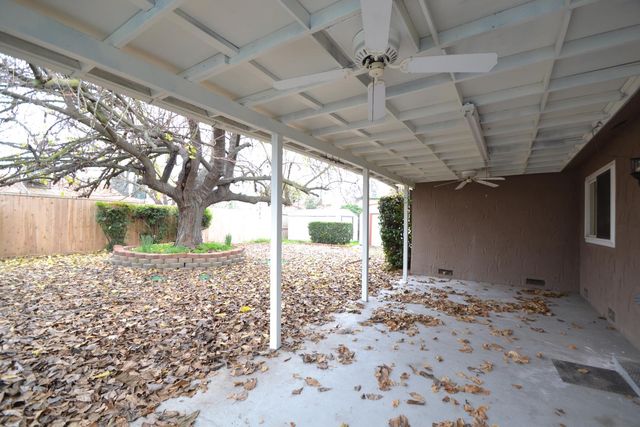 332 W Indianapolis Avenue, Clovis, CA 93612