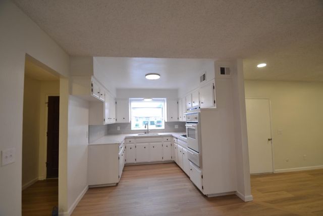 332 W Indianapolis Avenue, Clovis, CA 93612