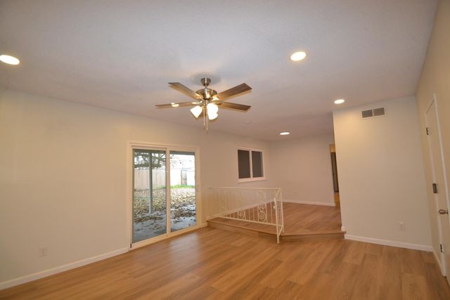 332 W Indianapolis Avenue, Clovis, CA 93612