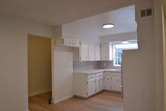 332 W Indianapolis Avenue, Clovis, CA 93612