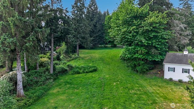 107 XX W Lake Joy Drive NE, Carnation, WA 98014