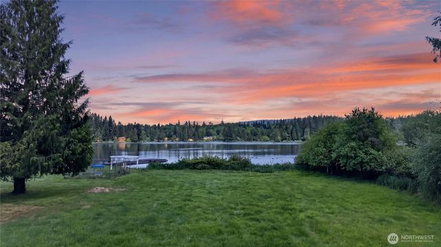 107 XX W Lake Joy Drive NE, Carnation, WA 98014