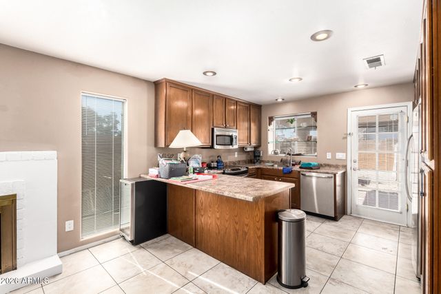 16848 N 40TH Avenue, Phoenix, AZ 85053