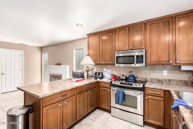 16848 N 40TH Avenue, Phoenix, AZ 85053