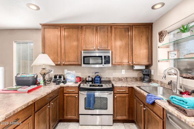 16848 N 40TH Avenue, Phoenix, AZ 85053