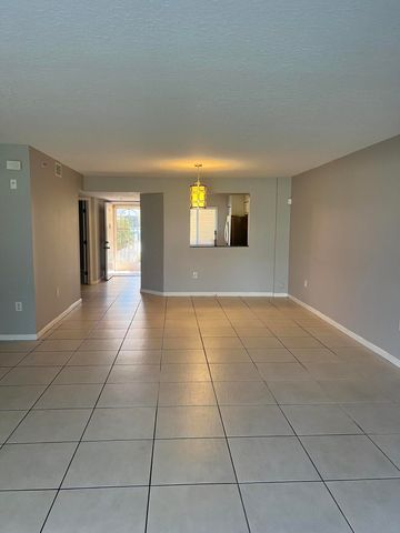 5951 Regal Glen Drive 105, Boynton Beach, FL 33437