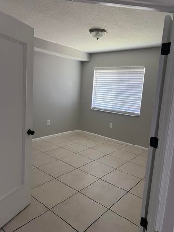 5951 Regal Glen Drive 105, Boynton Beach, FL 33437