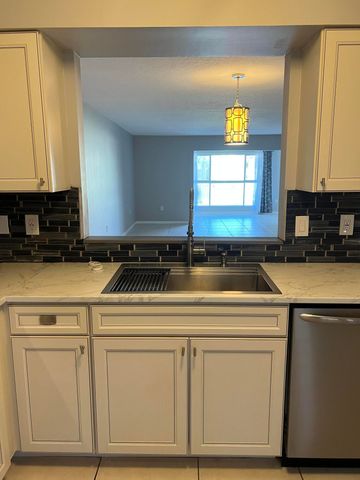 5951 Regal Glen Drive 105, Boynton Beach, FL 33437