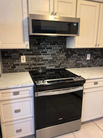 5951 Regal Glen Drive 105, Boynton Beach, FL 33437