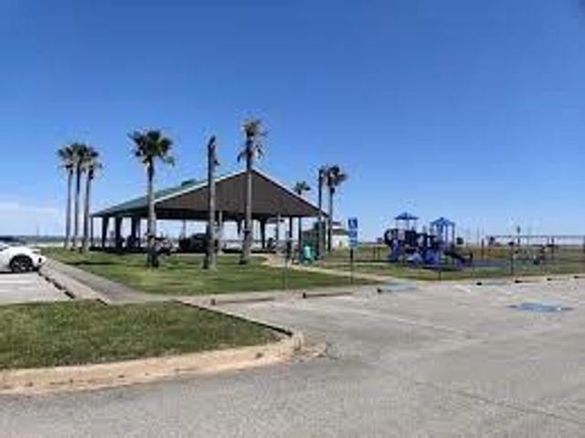 632 18th Street, San Leon, TX 77539