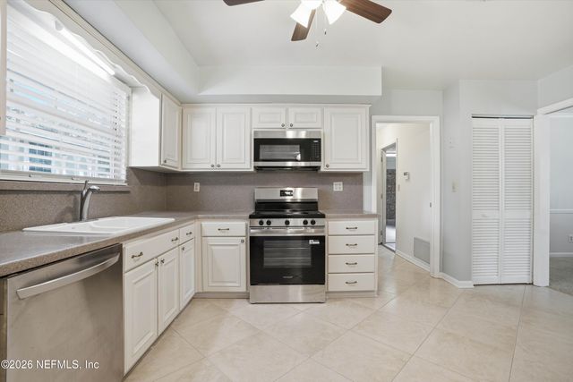 5375 JOHN REYNOLDS Drive, Jacksonville, FL 32277