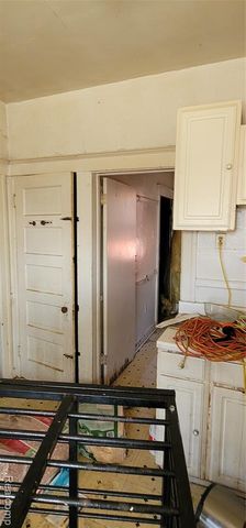 987 E Philadelphia Street, Detroit, MI 48211