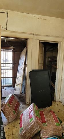 987 E Philadelphia Street, Detroit, MI 48211