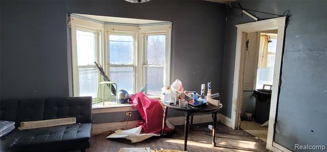 987 E Philadelphia Street, Detroit, MI 48211