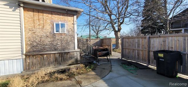 987 E Philadelphia Street, Detroit, MI 48211