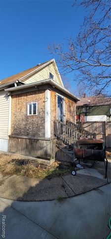 987 E Philadelphia Street, Detroit, MI 48211