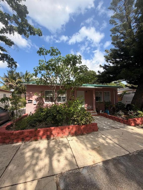 2835 SW 37th Ct 1, Miami, FL 33134