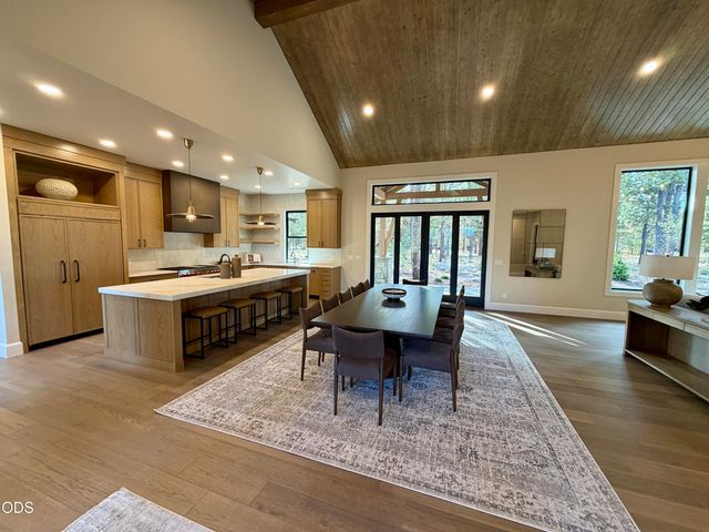 56481 Sunstone Loop Lot 111, Bend, OR 97707