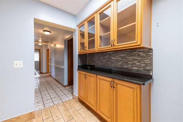 15099 Reeck Road, Southgate, MI 48195