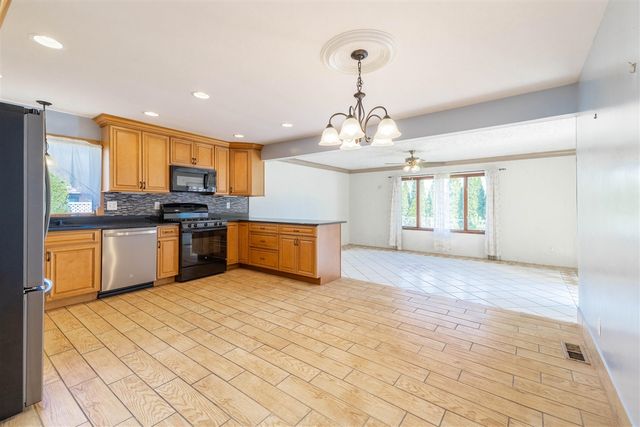 15099 Reeck Road, Southgate, MI 48195