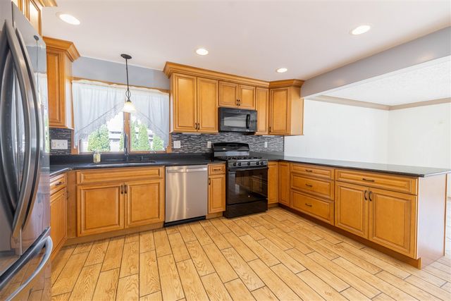 15099 Reeck Road, Southgate, MI 48195