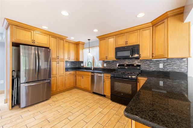 15099 Reeck Road, Southgate, MI 48195