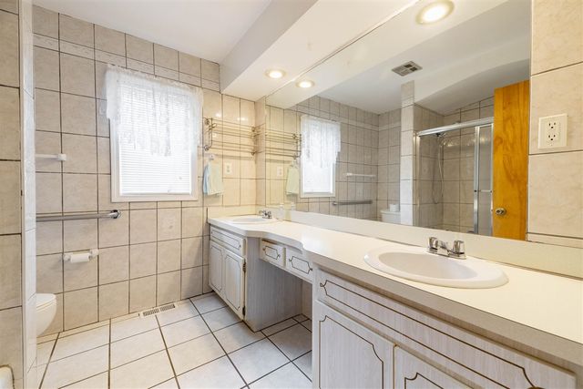 15099 Reeck Road, Southgate, MI 48195