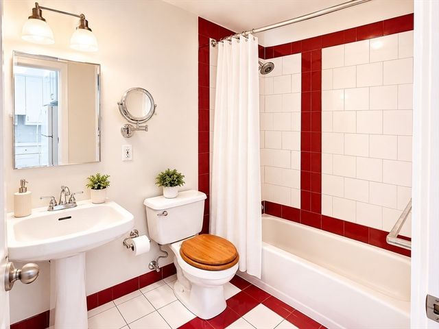 38 Williams St D, Chelsea, MA 02150