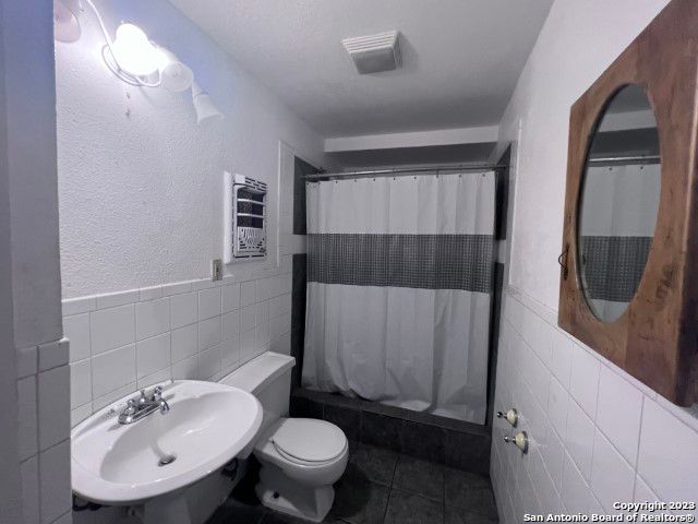 703 E FORMOSA BLVD, San Antonio, TX 78221
