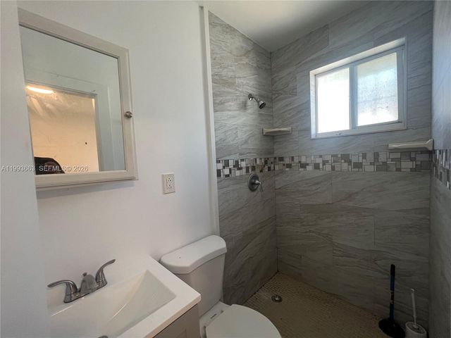 599 NW 33rd St, Miami, FL 33127