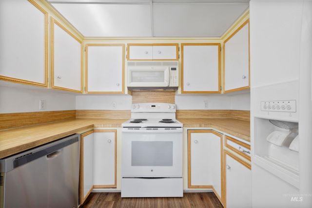 80 S Heather Dr, Nampa, ID 83651